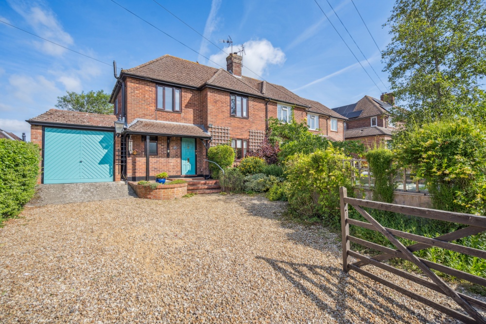 Brill Road, Oakley, HP18