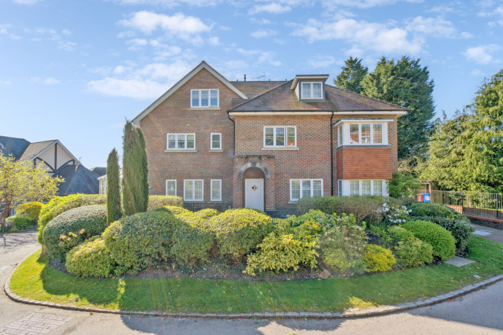 Park Grove, Knotty Green, HP9