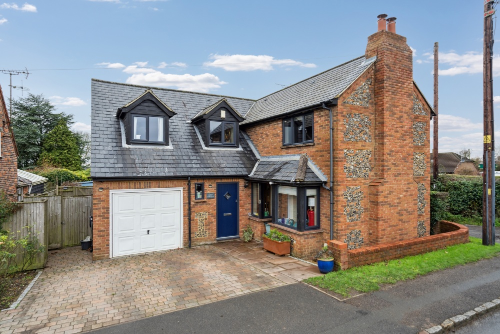 Main Road, Lacey Green, HP27