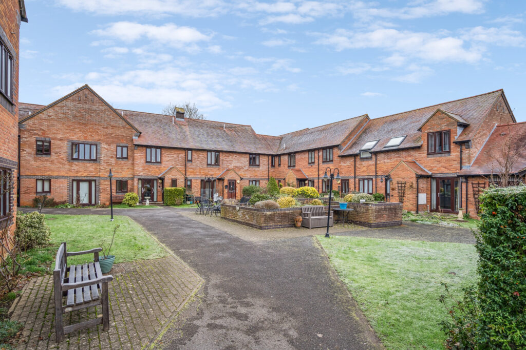 Sharman Beer Court, Thame, OX9