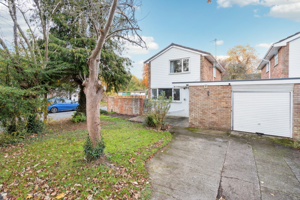 Wooburn Manor Park, Wooburn Green, HP10