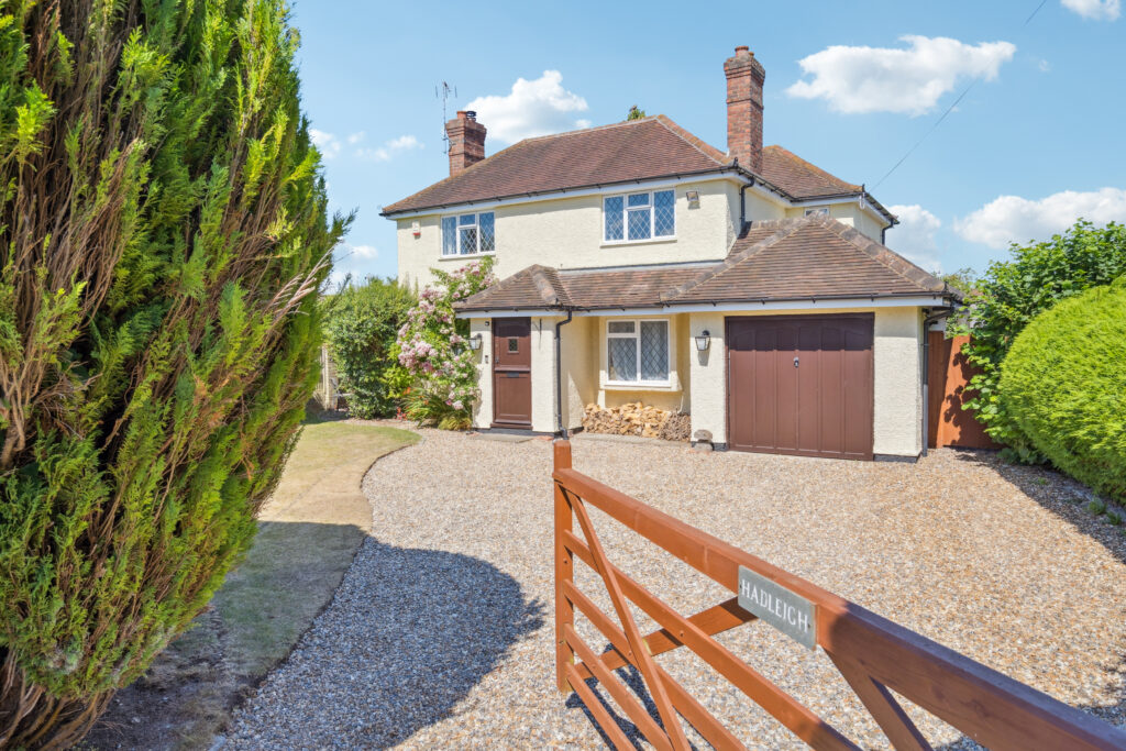 Crowbrook Road, Monks Risborough, HP27