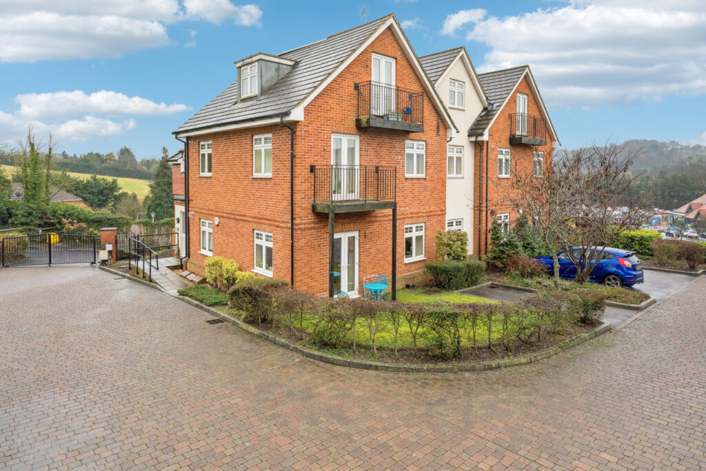 Folleys Place, Loudwater, HP10