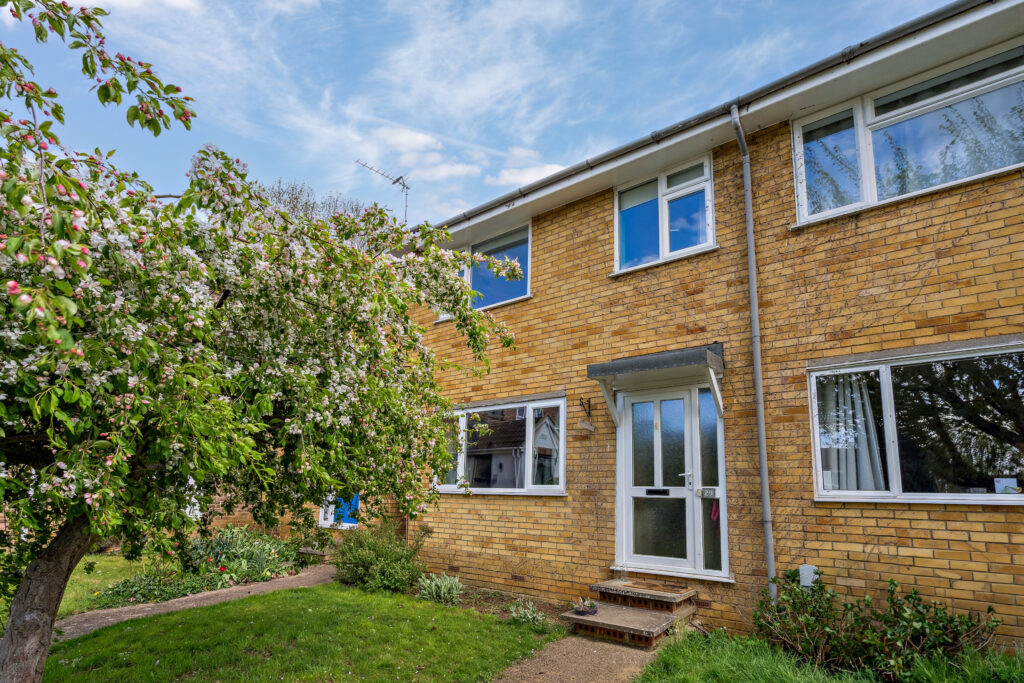 Cavalier Road, Thame, OX9