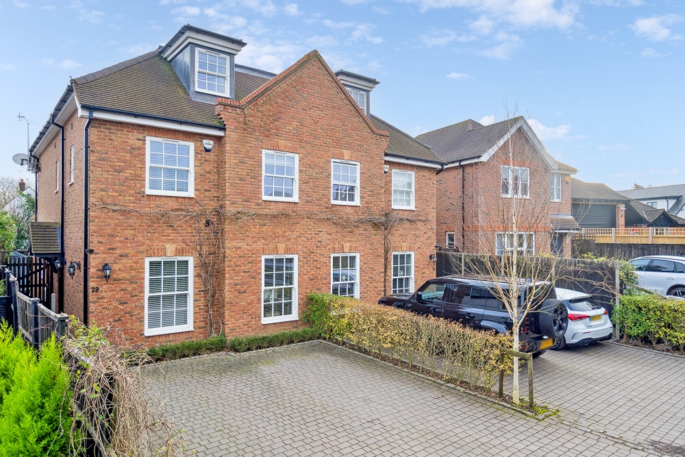 Meadow Lane, Beaconsfield, HP9
