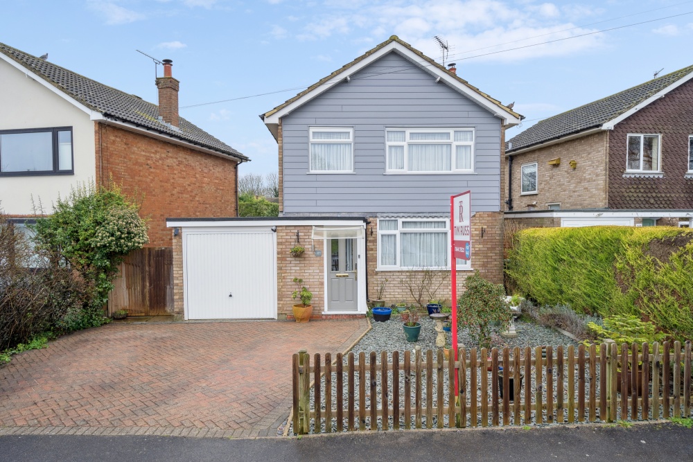 Place Farm Way, Monks Risborough, HP27