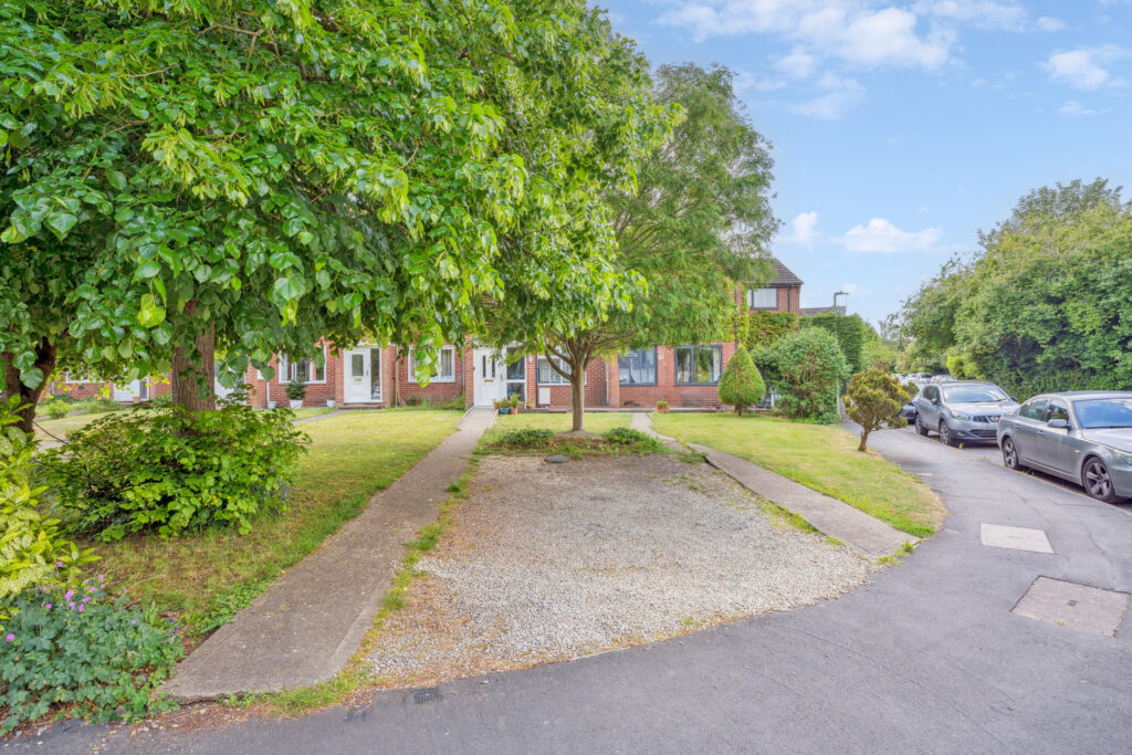 Webster Close, Thame, OX9