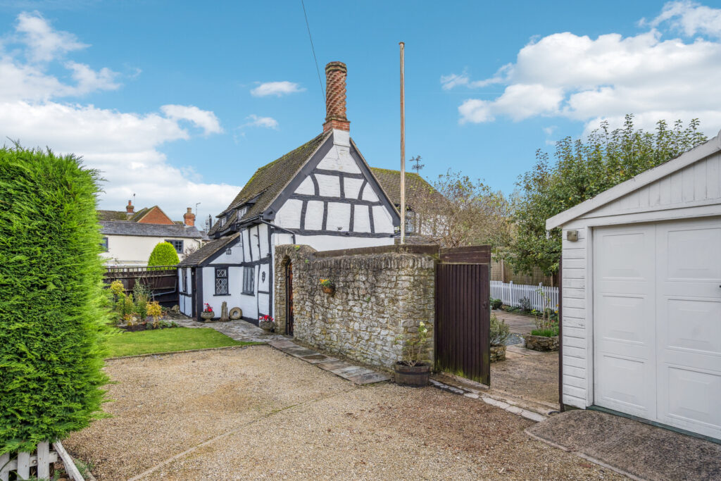 Sheldon Road, Ickford, HP18