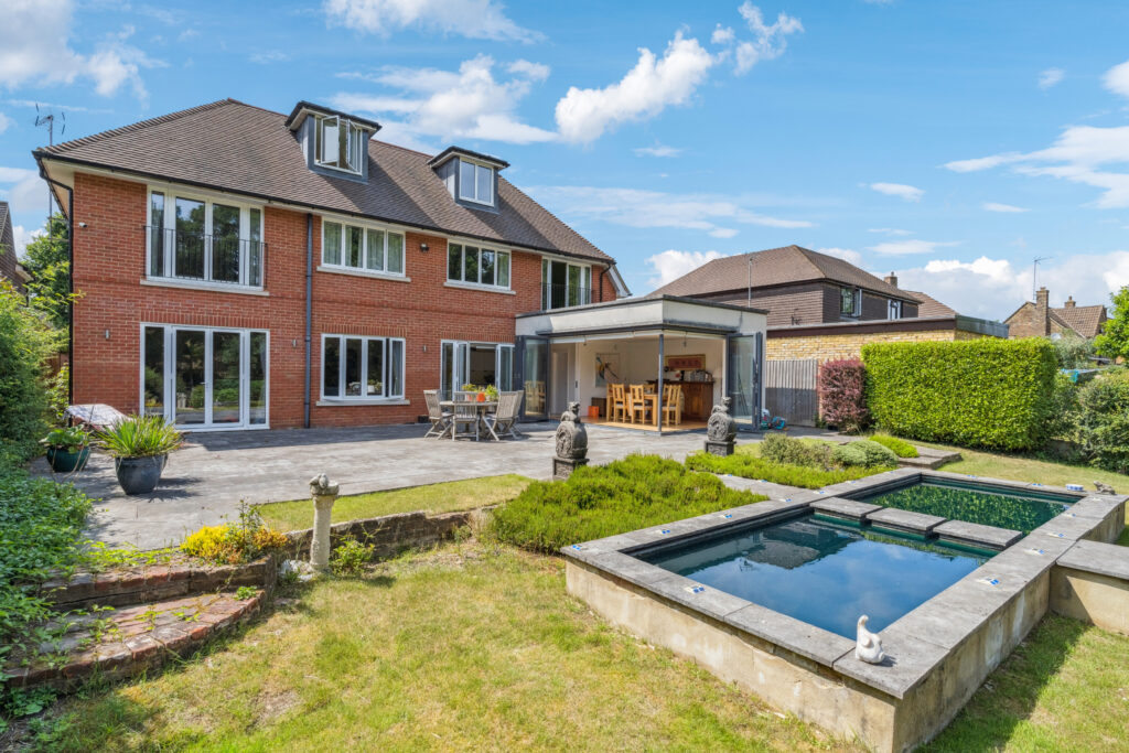 Cherry Tree Road, Beaconsfield, HP9
