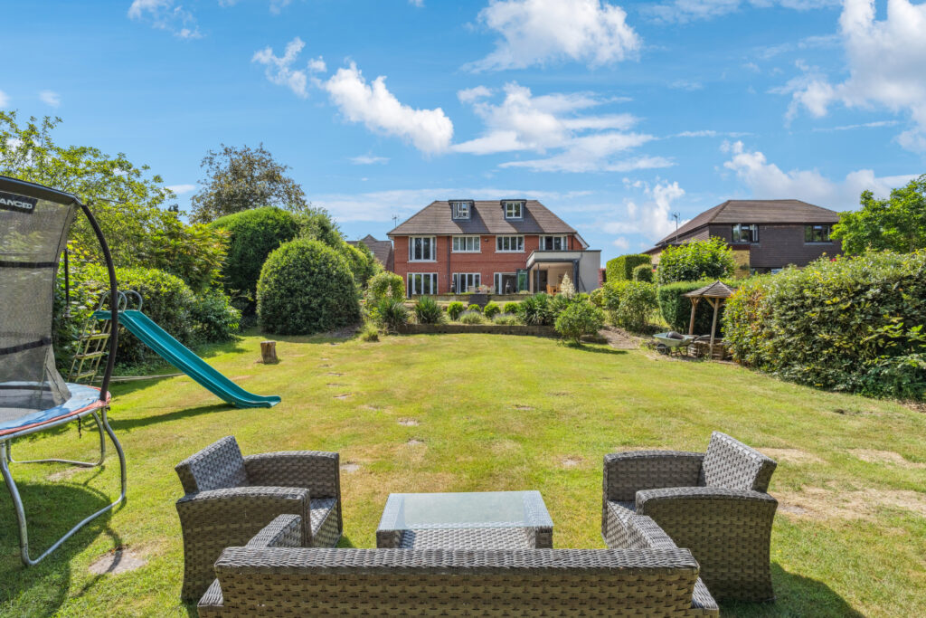 Cherry Tree Road, Beaconsfield, HP9
