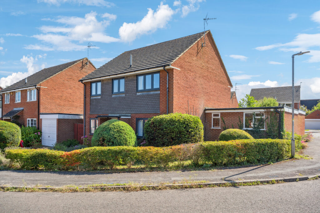 Stokes End, Haddenham, HP17