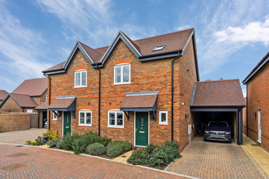 Willow Lane, Ickford, HP18