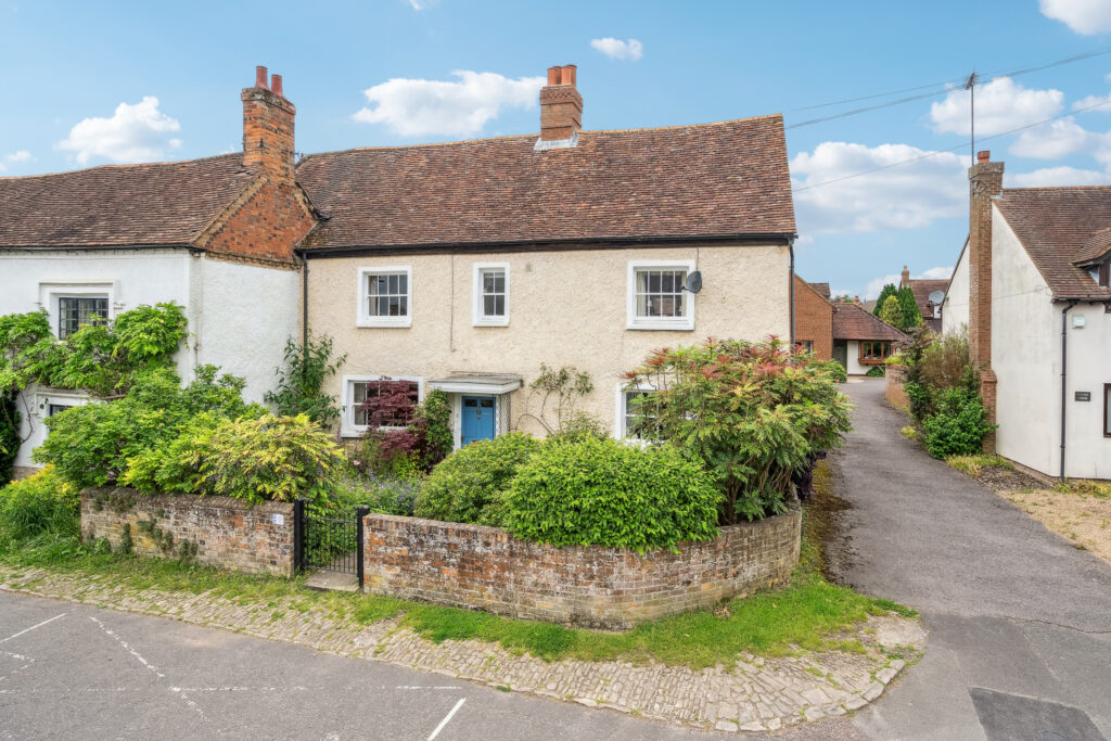 Fort End, Haddenham, HP17