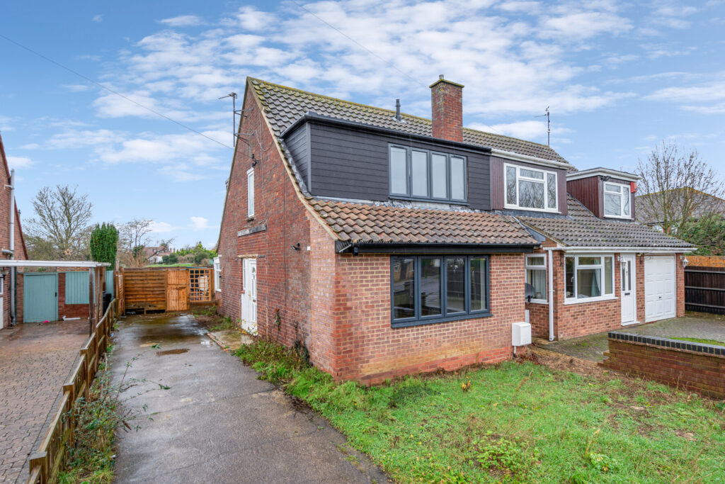 Willis Road, Haddenham, HP17