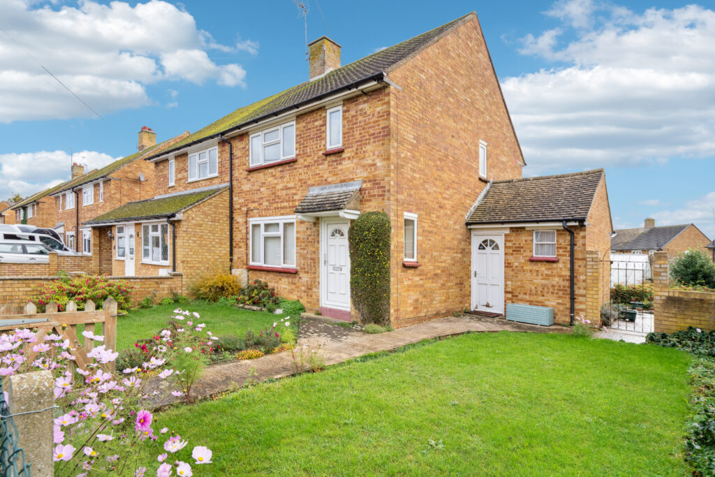 Roberts Road, Haddenham, HP17