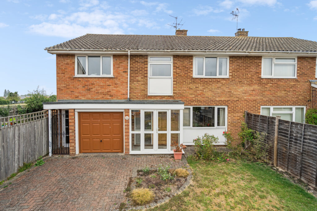 Court Close, Princes Risborough, HP27