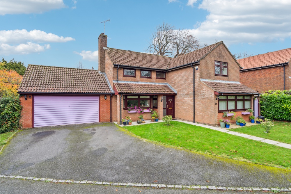 St. Teresas Close, Princes Risborough, HP27