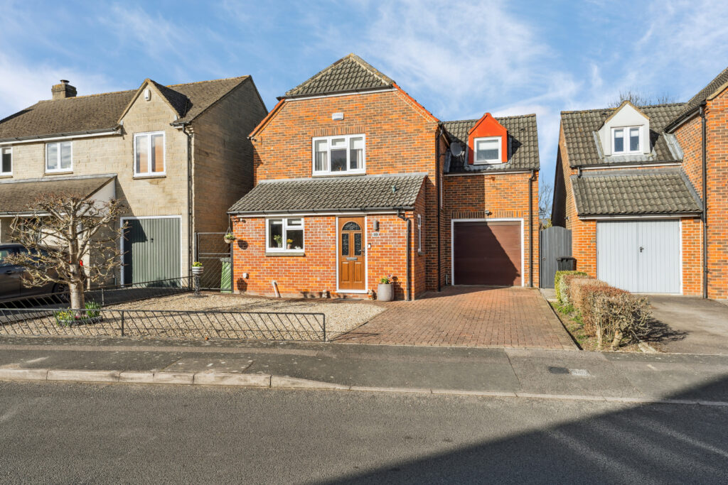 Kelham Hall Drive, Wheatley, OX33