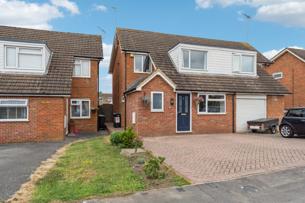 Marston Road, Thame, OX9