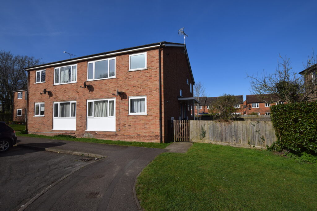 Parliament Road, Thame, OX9