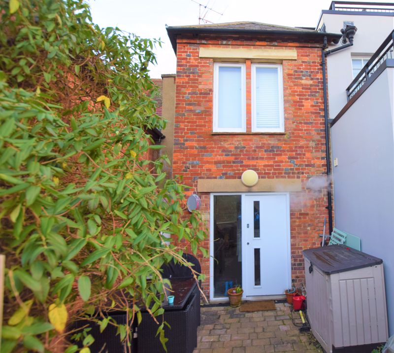 1 High Street, High Street, HP27