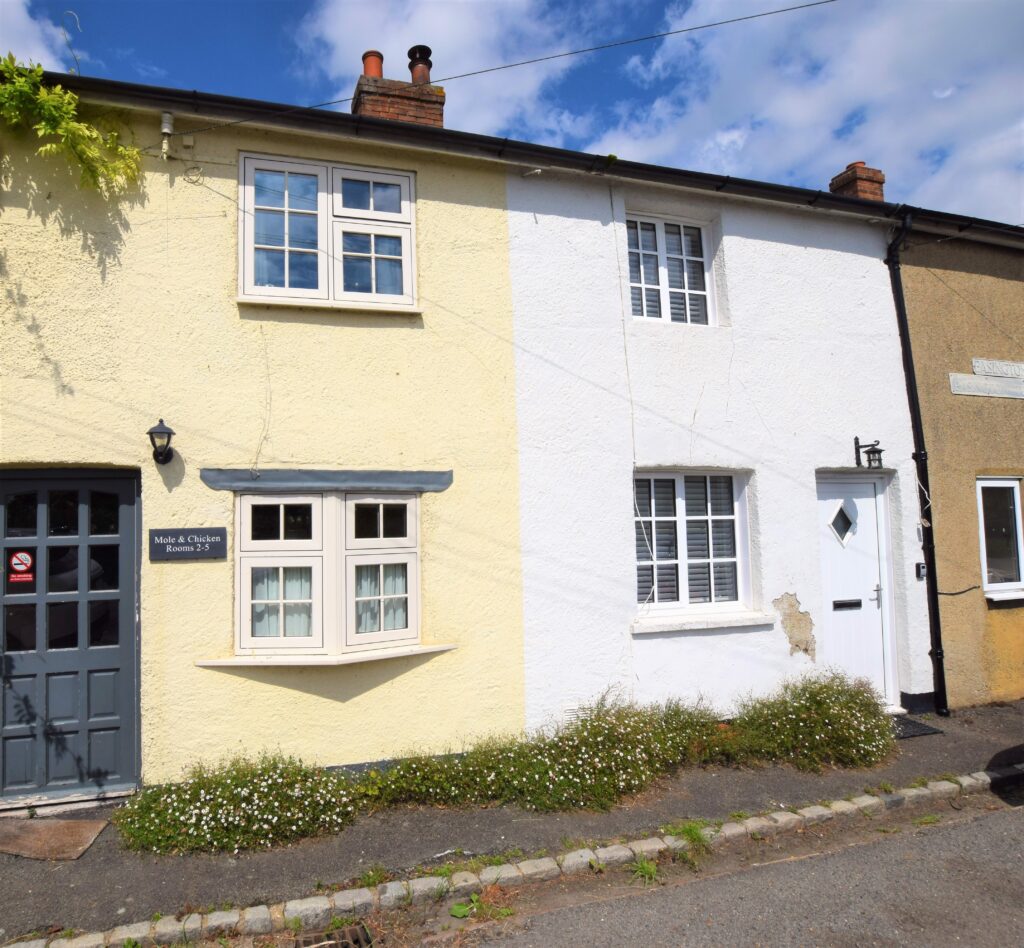Easington Terrace, Long Crendon, HP18