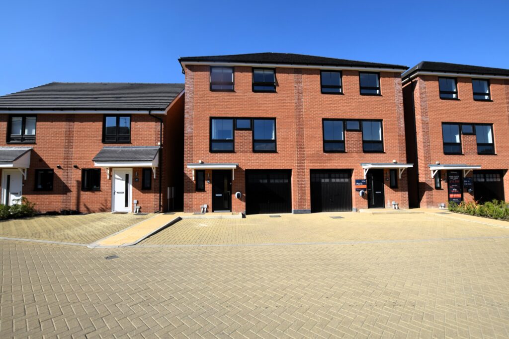 Beatrice Gardens, Thame, OX9