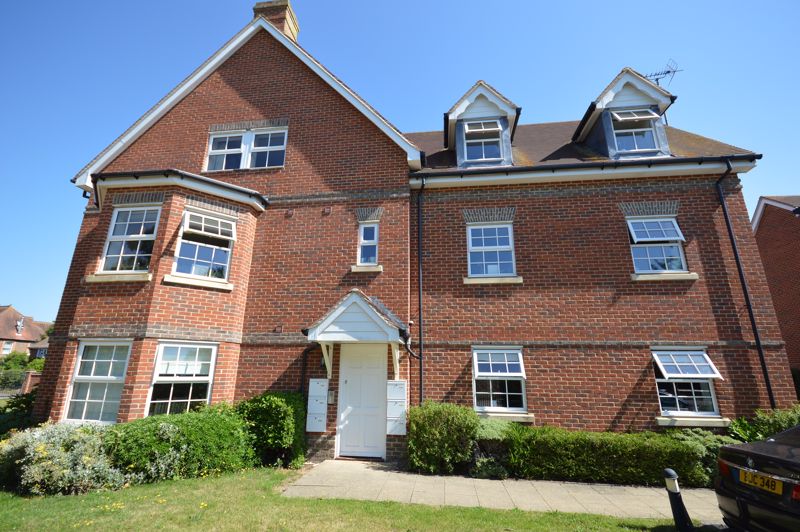 Phoenix Court, Thame, OX9