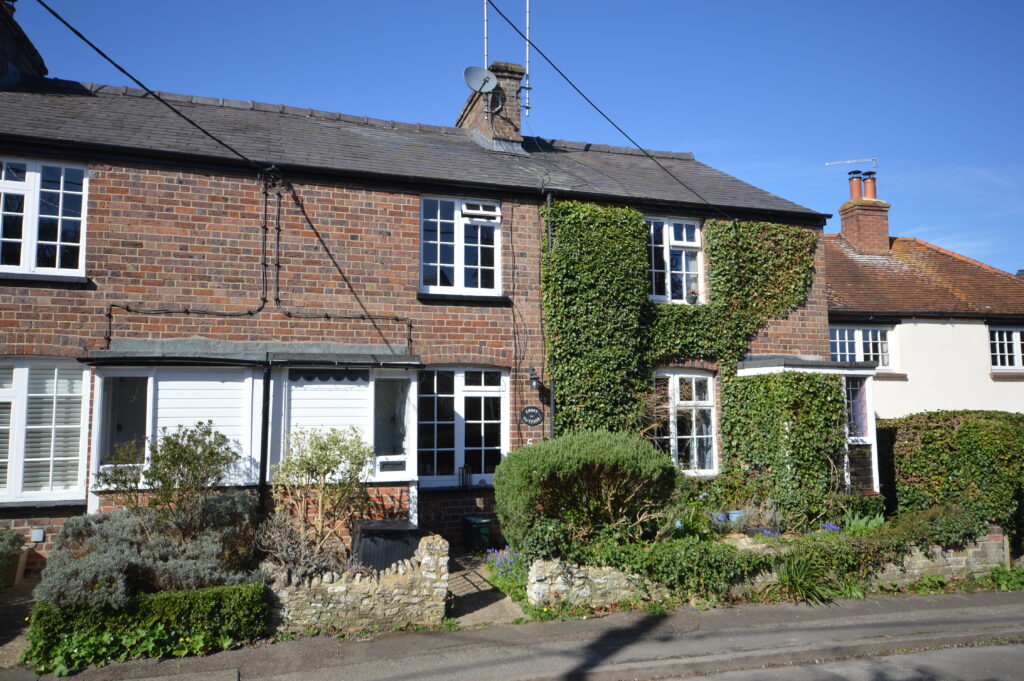 LOWER STREET CUDDINGTON BUCKINGHAMSHIRE