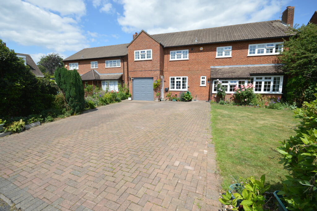 Watermill Way, Weston Turville, HP22