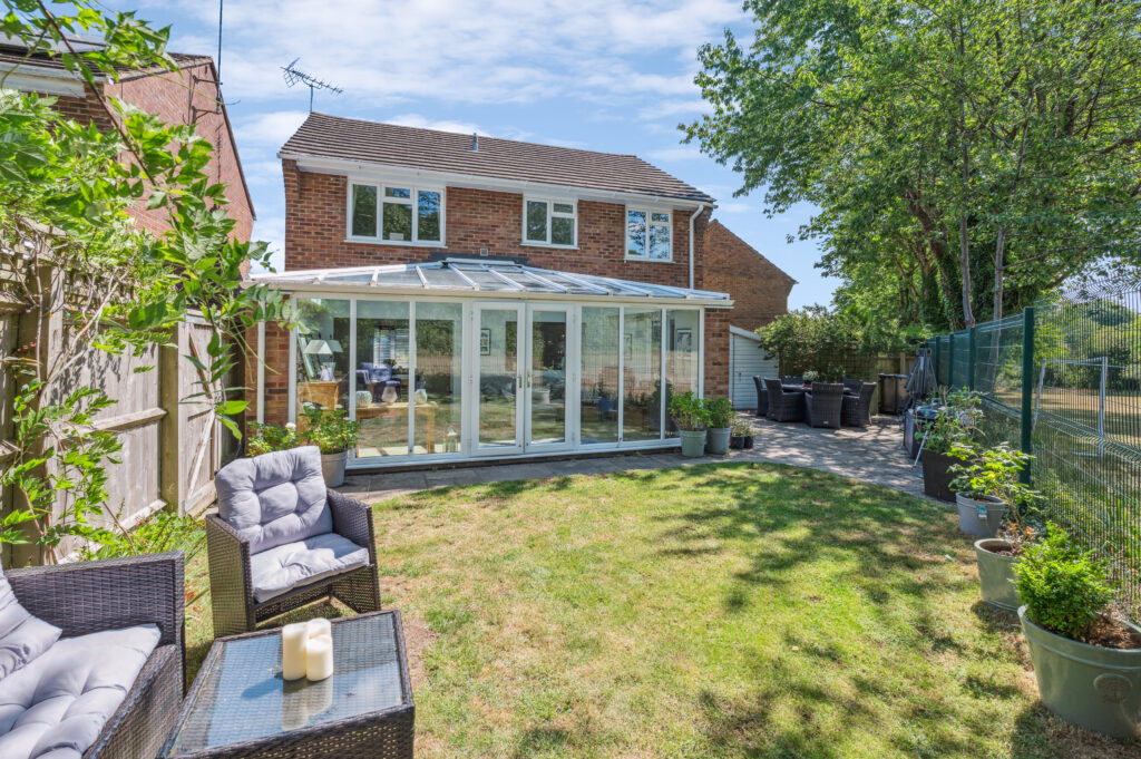 Coat Wicks, Seer Green, HP9