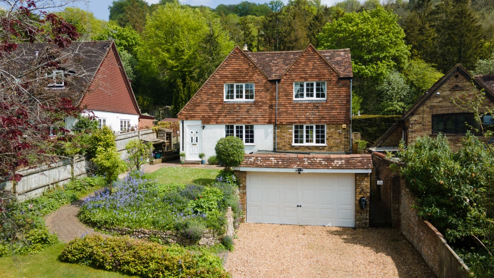 Westfields, Whiteleaf, HP27