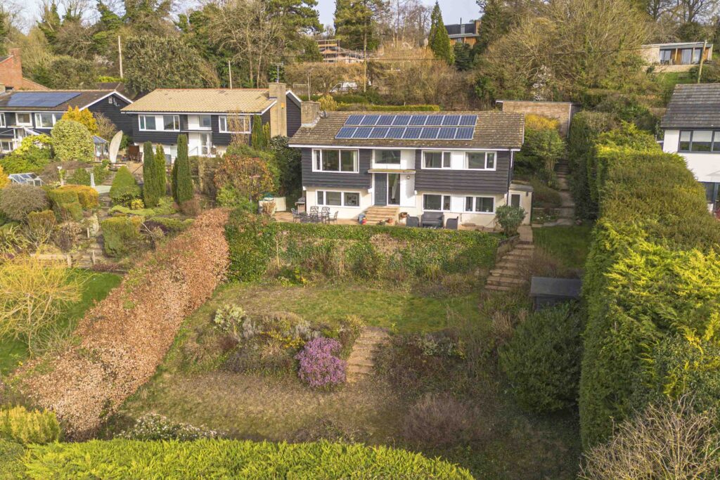 Lower Road, Loosley Row, HP27