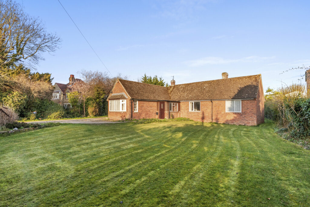 104 Churchway, Haddenham, HP17