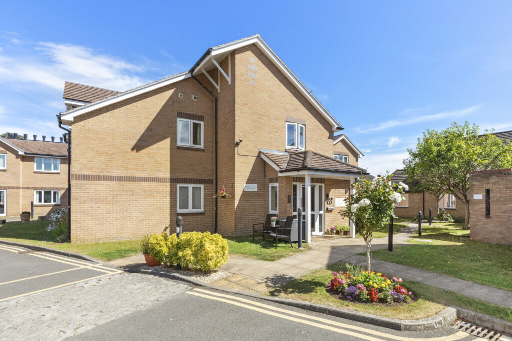 Windmill Road, Summersbee Court, OX9
