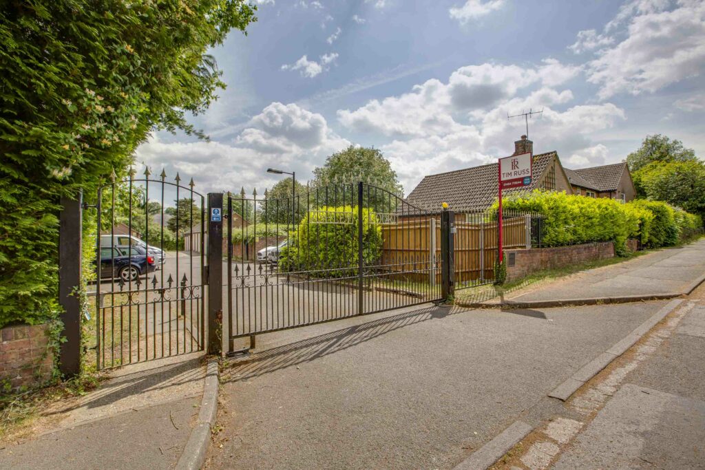 St. Johns Road, Penn, HP10