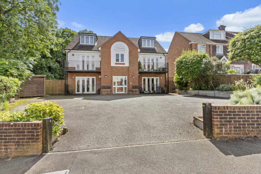 Cedar Avenue, Hazlemere, HP15