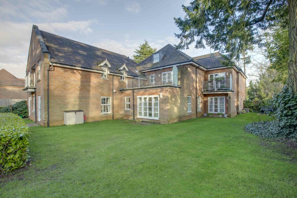 Amersham Road, Fairlawns Amersham Road, HP13