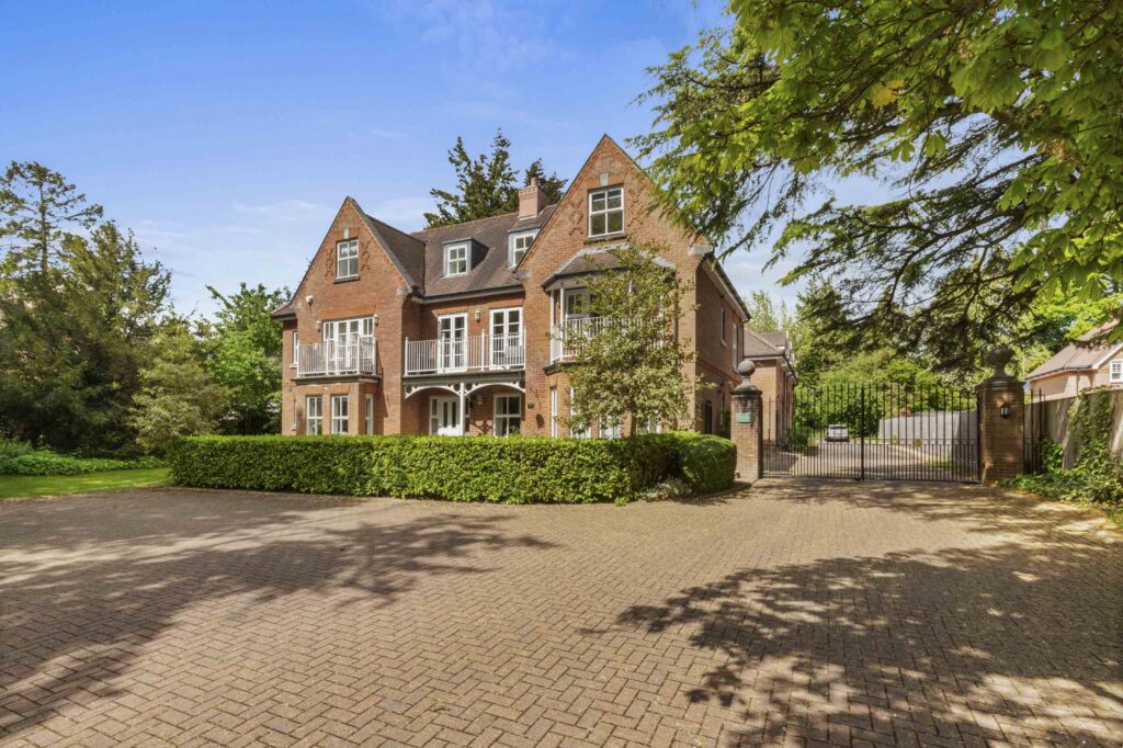 Amersham Road, Fairlawns Amersham Road, HP13