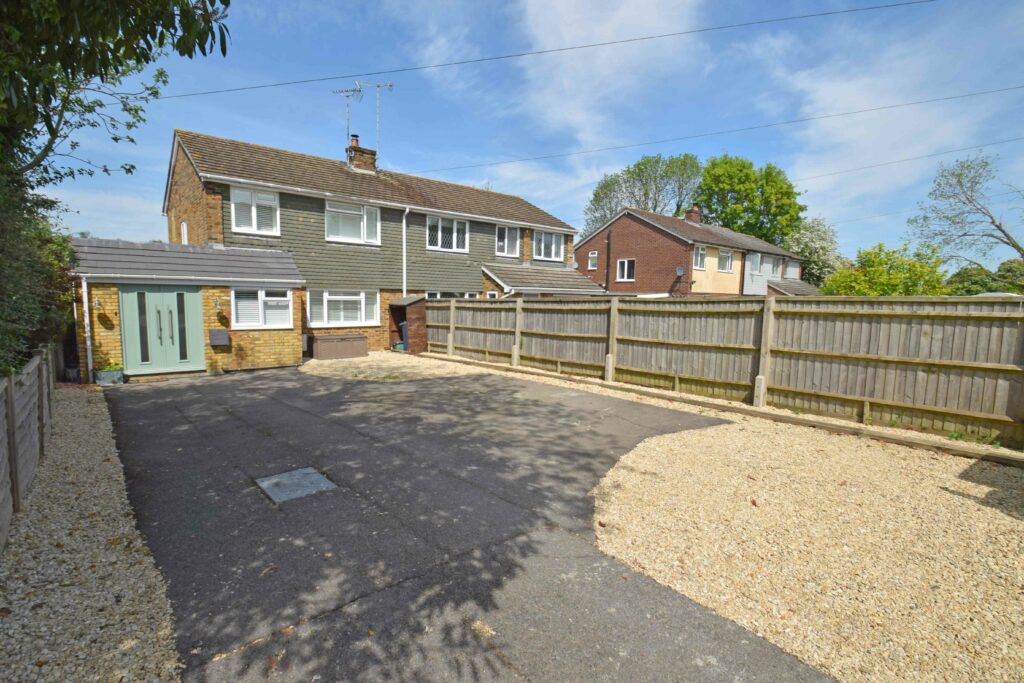 Bar Lane, Longwick, HP27