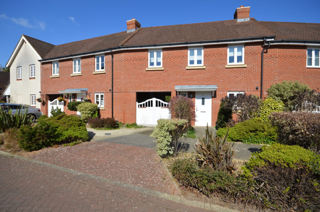 Mcindoe Drive, Wendover, HP22