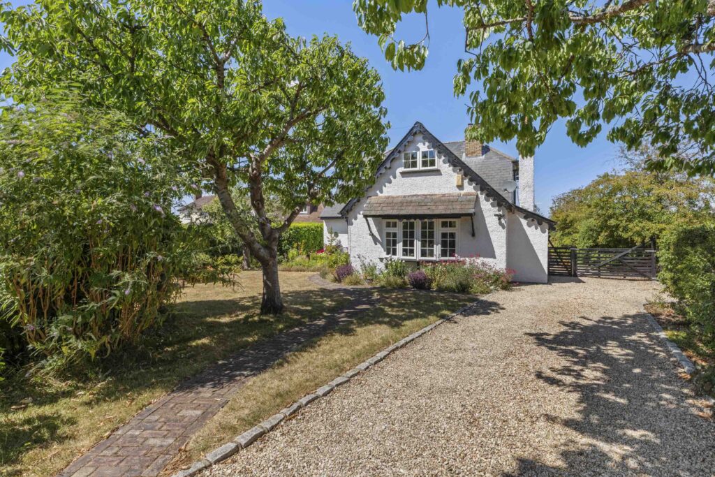 Crowbrook Road, Monks Risborough, HP27