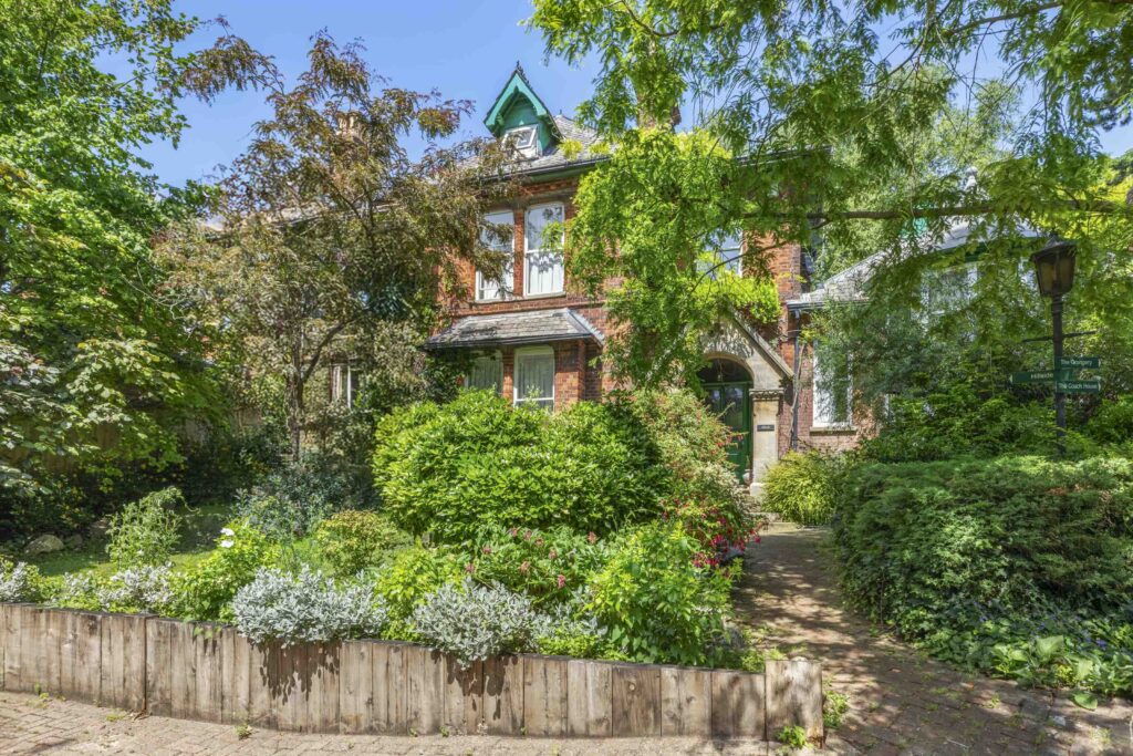 Amersham Hill, High Wycombe, HP13