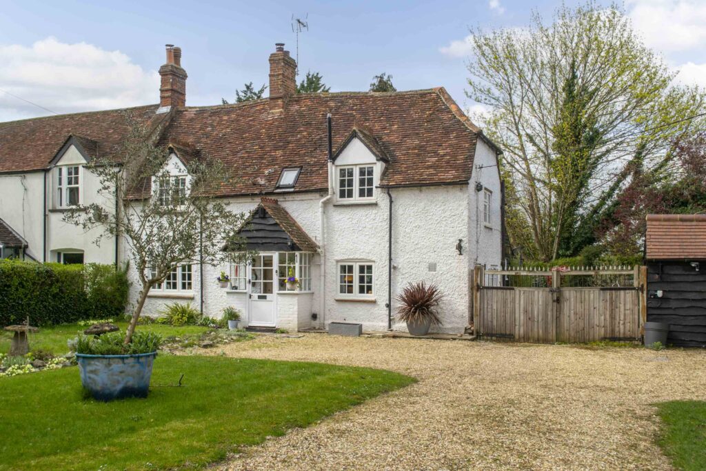 Aylesbury Road, Askett, HP27