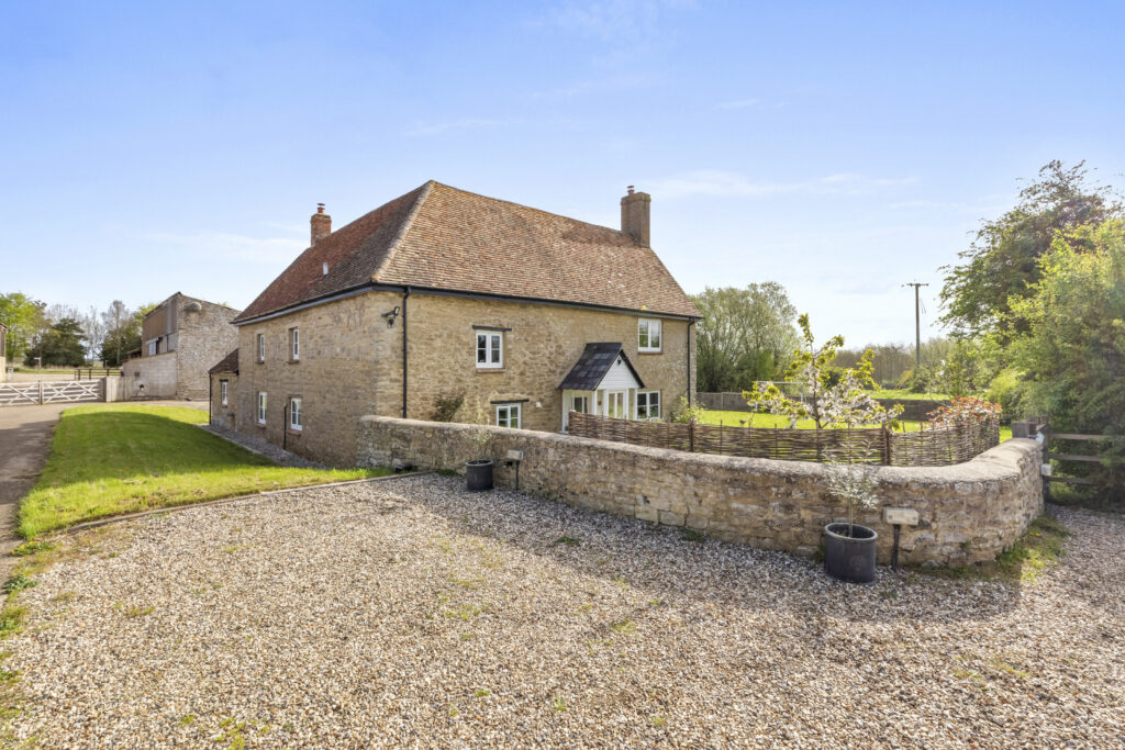 Peggs Farm Road, Great Haseley, OX44