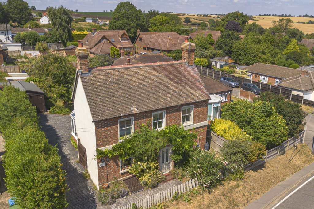 Aylesbury Road, Chearsley, HP18