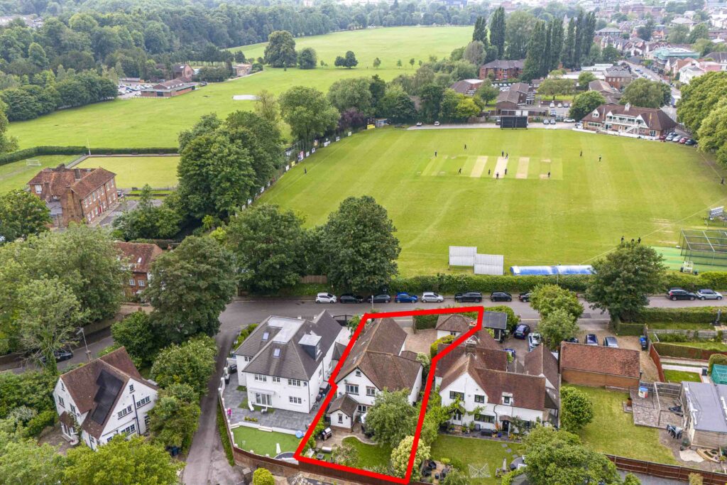 Bassetsbury Lane, High Wycombe, HP11