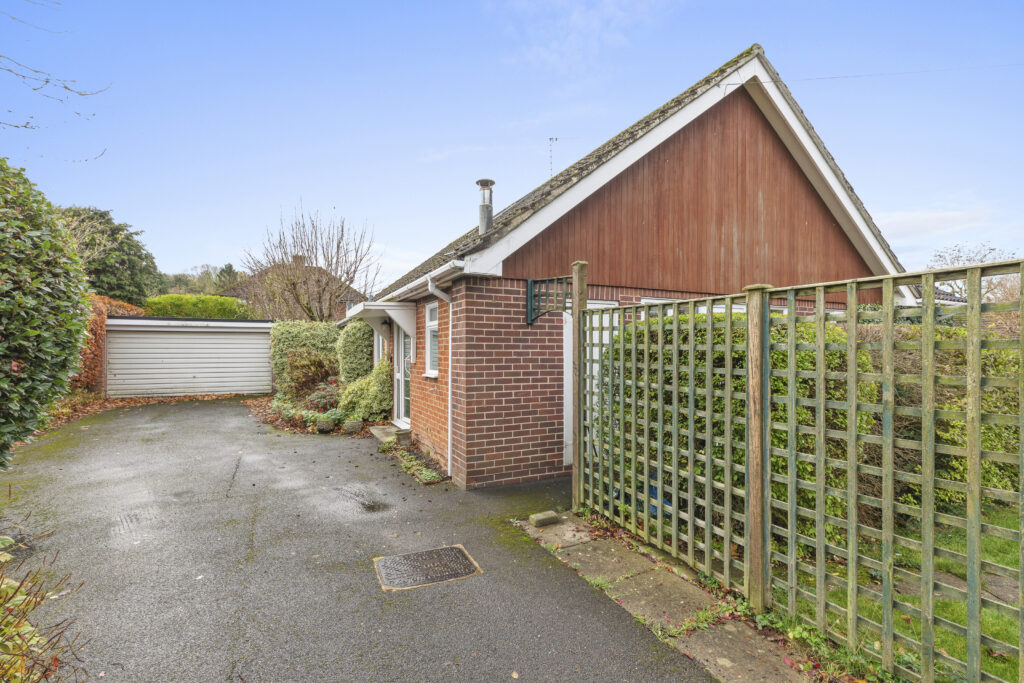 Eldridge Lane, Butlers Cross, HP17