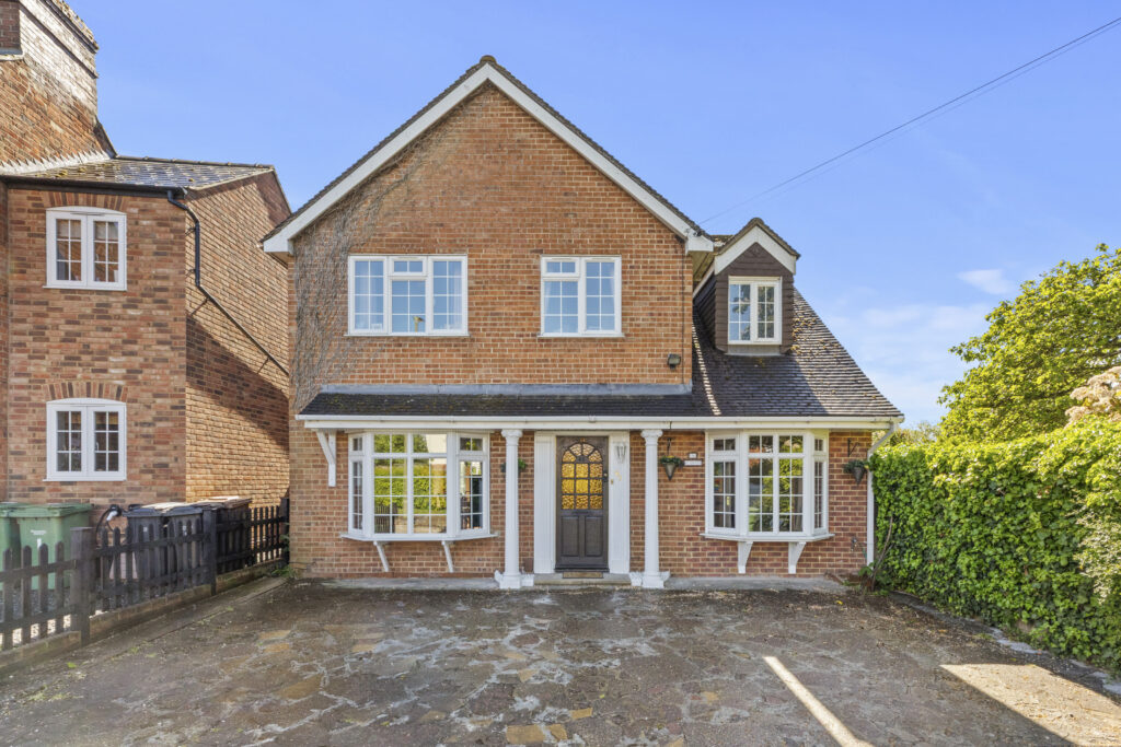 Oakley Road, Chinnor, OX39