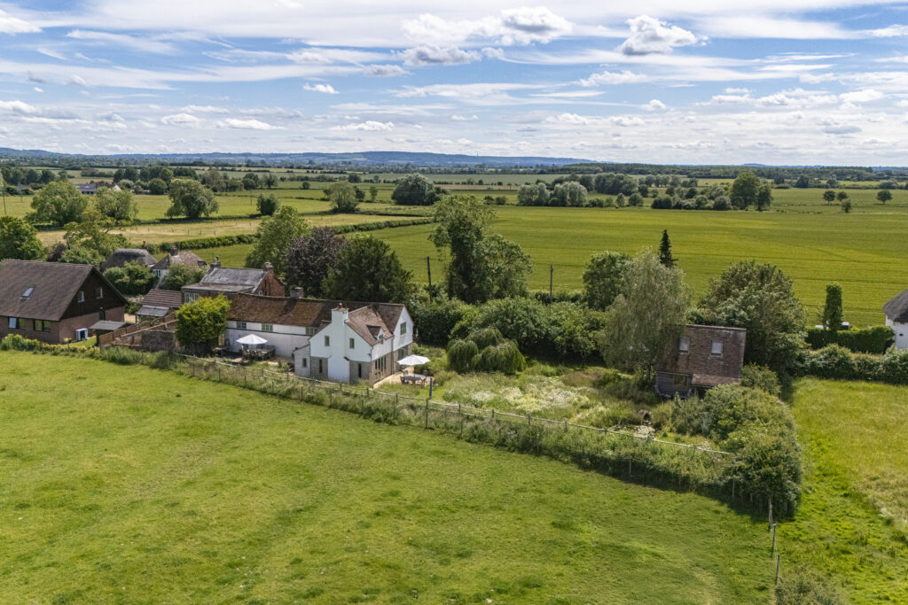 1 Bishopstone, Buckinghamshire, HP17